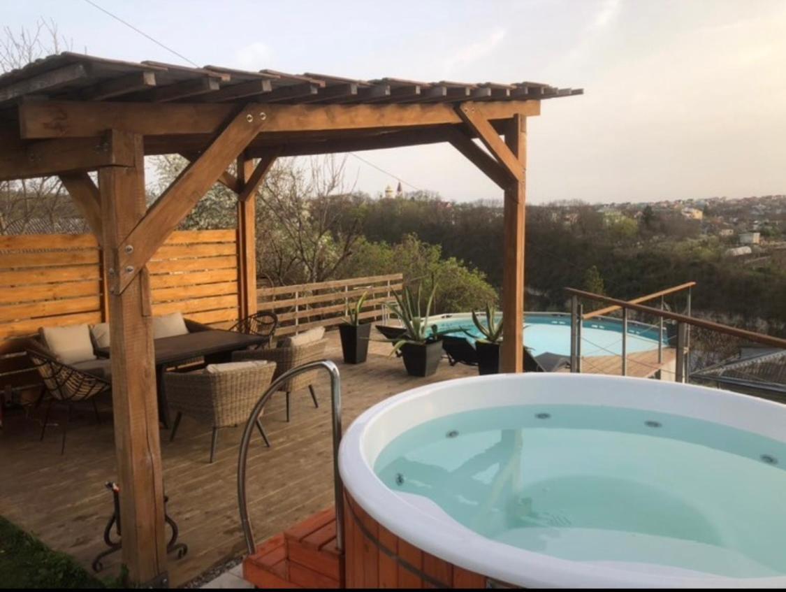 Tatsopus Villa Kamyanets-Podilski Dış mekan fotoğraf